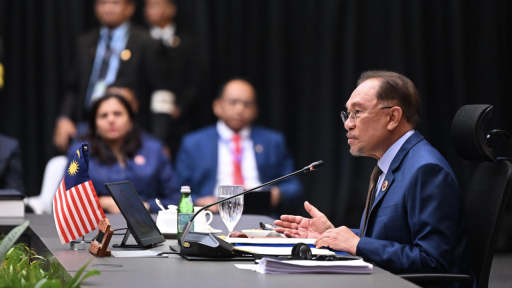 Tarif Trump Disorot Anwar Ibrahim Menjelang Kunjungan AS!