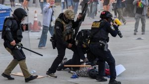 Demo di LA Rusuh Meksiko Serukan Hormati Hak Imigran!Demo di LA Rusuh Meksiko Serukan Hormati Hak Imigran!