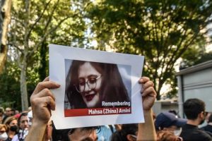 Perempuan Iran 3 Tahun Perjuangan Pasca Mahsa Amini